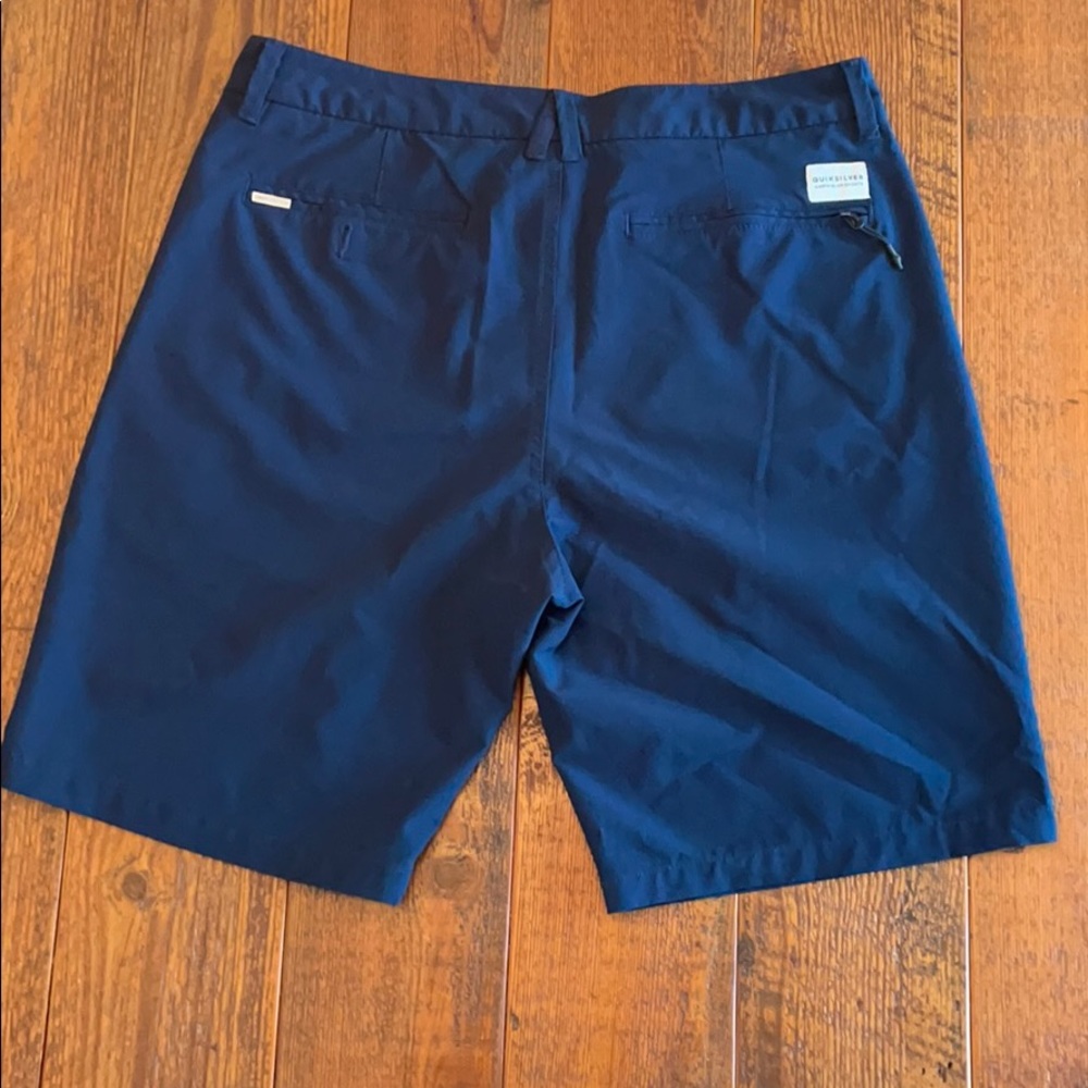 Quiksilver 20” amphibian navy blue shorts - Picture 2 of 5